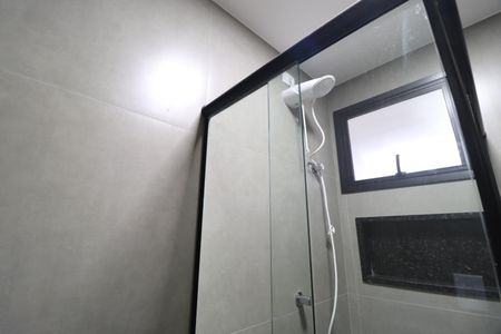 Banheiro Social de apartamento para alugar com 2 quartos, 66m² em Santa Mônica, Uberlândia