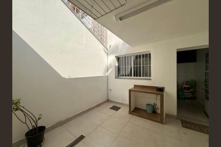Casa à venda com 90m², 2 quartos e 1 vaga Casa à venda com 90m², 2 quartos e 1 vagaQuintal