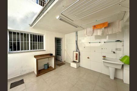 Casa à venda com 90m², 2 quartos e 1 vaga Casa à venda com 90m², 2 quartos e 1 vagaQuintal