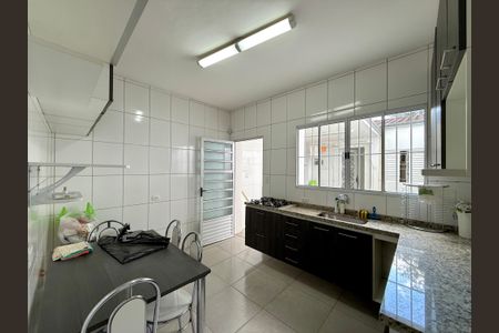 Casa à venda com 90m², 2 quartos e 1 vaga Casa à venda com 90m², 2 quartos e 1 vagaCozinha