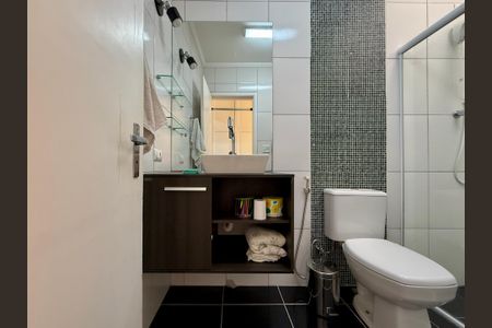 Casa à venda com 90m², 2 quartos e 1 vaga Casa à venda com 90m², 2 quartos e 1 vagaBanheiro