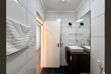 Casa à venda com 90m², 2 quartos e 1 vaga Casa à venda com 90m², 2 quartos e 1 vagaBanheiro