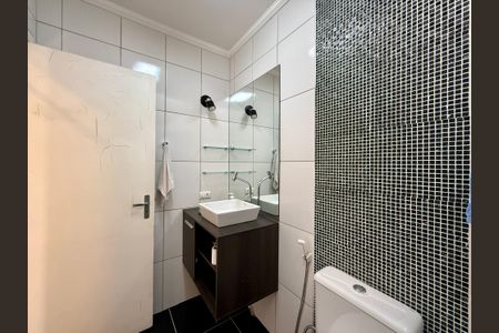 Casa à venda com 90m², 2 quartos e 1 vaga Casa à venda com 90m², 2 quartos e 1 vagaBanheiro