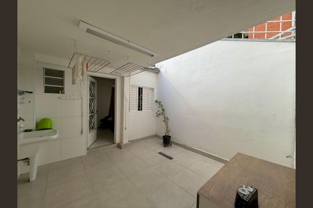 Casa à venda com 90m², 2 quartos e 1 vaga Casa à venda com 90m², 2 quartos e 1 vagaQuintal