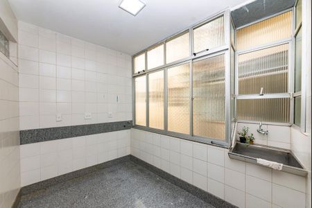 Apartamento para alugar com 130m², 3 quartos e 1 vagaÁrea de Serviço