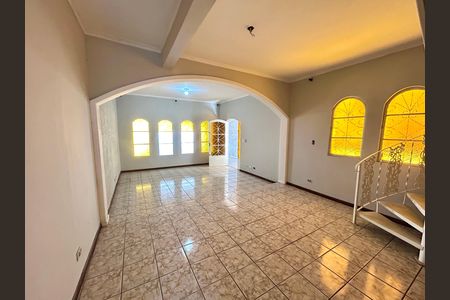 Casa à venda com 300m², 3 quartos e 2 vagasSala