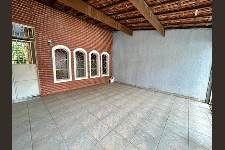Casa à venda com 300m², 3 quartos e 2 vagasGaragem
