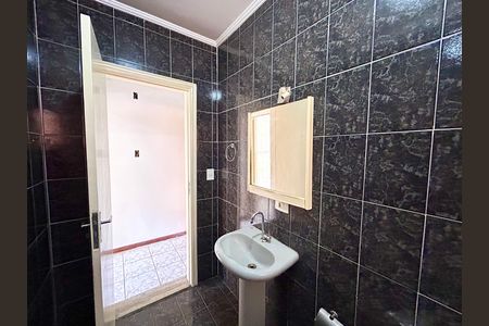 Casa à venda com 300m², 3 quartos e 2 vagasBanheiro 2