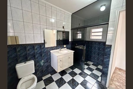 Casa à venda com 300m², 3 quartos e 2 vagasBanheiro da Suíte