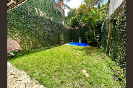 Casa à venda com 300m², 3 quartos e 2 vagasQuintal 