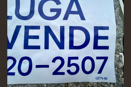Casa à venda com 300m², 3 quartos e 2 vagasCódigo da placa QZTN-88