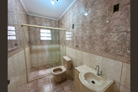 Casa à venda com 300m², 3 quartos e 2 vagasBanheiro 1