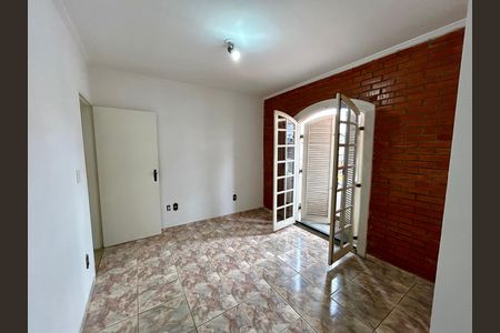 Casa à venda com 300m², 3 quartos e 2 vagasQuarto Suíte