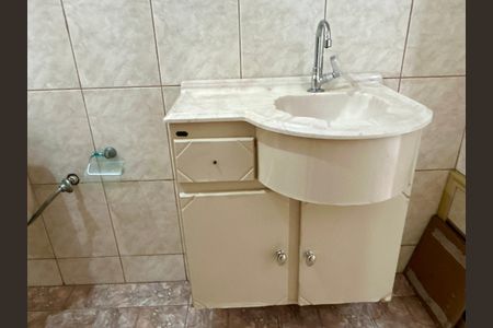 Casa à venda com 300m², 3 quartos e 2 vagasBanheiro 1