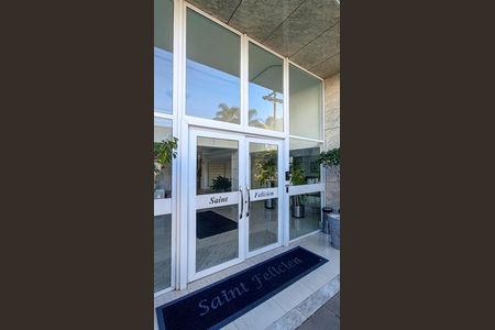 Apartamento à venda com 60m², 2 quartos e 1 vaga Apartamento à venda com 60m², 2 quartos e 1 vagaEntrada do prédio