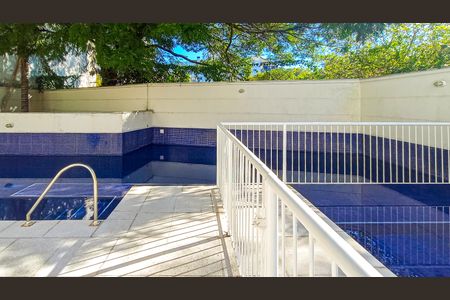 Área comum - Piscina de apartamento à venda com 2 quartos, 60m² em Azenha, Porto Alegre