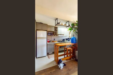Cozinha  de apartamento à venda com 2 quartos, 60m² em Azenha, Porto Alegre