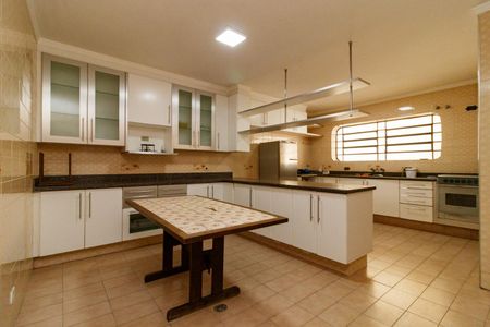 Casa para alugar com 400m², 5 quartos e 3 vagasCozinha