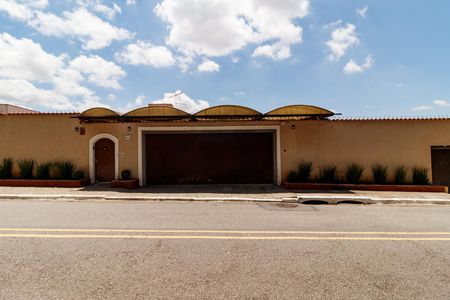 Casa para alugar com 400m², 5 quartos e 3 vagasFachada