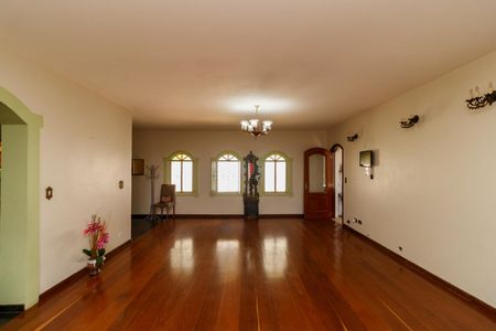 Casa para alugar com 400m², 5 quartos e 3 vagasSala