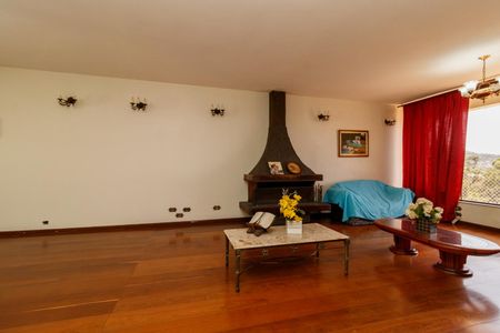 Casa para alugar com 400m², 5 quartos e 3 vagasSala