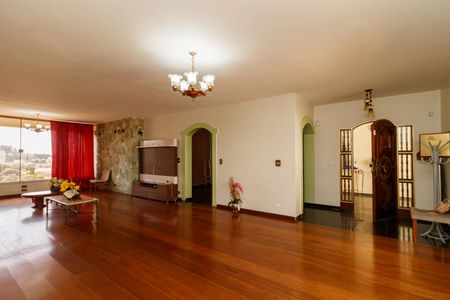 Casa para alugar com 400m², 5 quartos e 3 vagasSala