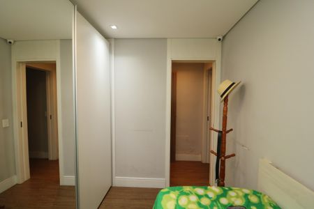 Quarto de apartamento para alugar com 2 quartos, 49m² em Vila Alóis, São Paulo