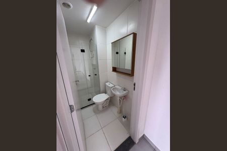 Banheiro de apartamento para alugar com 2 quartos, 44m² em Barra Funda, São Paulo