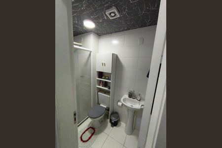 Banheiro de apartamento para alugar com 2 quartos, 48m² em Parque Dom Joao Neri, São Paulo