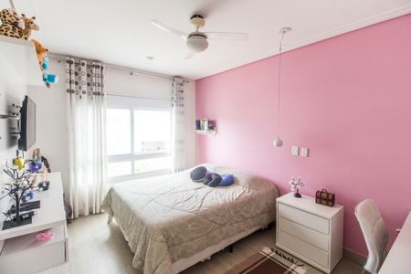 Casa de condomínio à venda com 368m², 3 quartos e 6 vagasSuíte