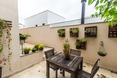 Casa de condomínio à venda com 368m², 3 quartos e 6 vagasQuintal