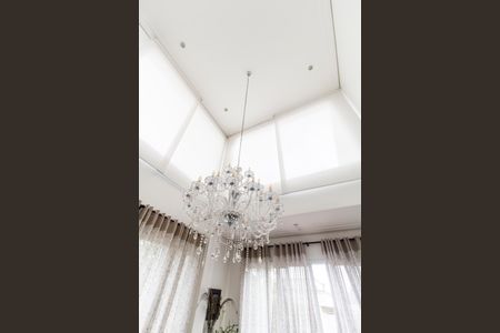 Casa de condomínio à venda com 368m², 3 quartos e 6 vagasDetalhe Sala