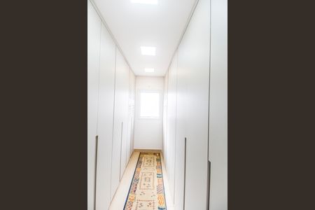 Casa de condomínio à venda com 368m², 3 quartos e 6 vagasCloset da suíte