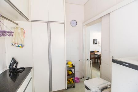 Casa de condomínio à venda com 368m², 3 quartos e 6 vagasÁrea de Serviço