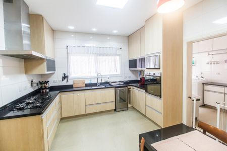 Casa de condomínio à venda com 368m², 3 quartos e 6 vagasCozinha