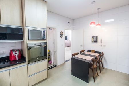 Casa de condomínio à venda com 368m², 3 quartos e 6 vagasCozinha