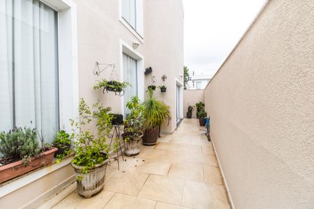 Casa de condomínio à venda com 368m², 3 quartos e 6 vagasQuintal