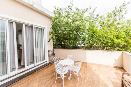 Casa de condomínio à venda com 368m², 3 quartos e 6 vagasVaranda