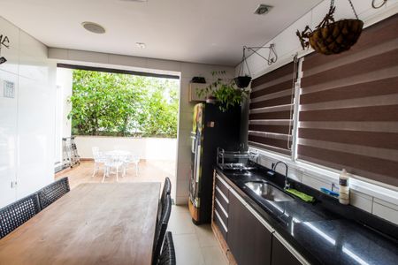 Casa de condomínio à venda com 368m², 3 quartos e 6 vagasÁrea gourmet