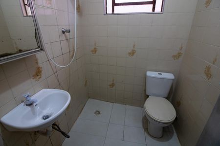 Banheiro de casa para alugar com 1 quarto, 39m² em Vila Ponte Rasa, São Paulo