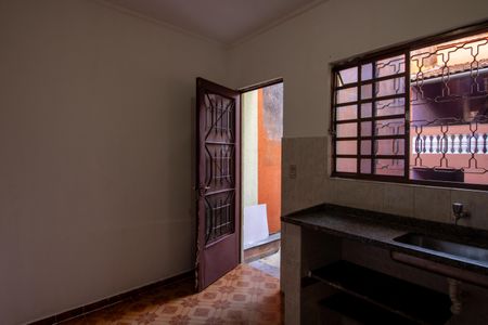 Cozinha de casa para alugar com 1 quarto, 39m² em Vila Ponte Rasa, São Paulo