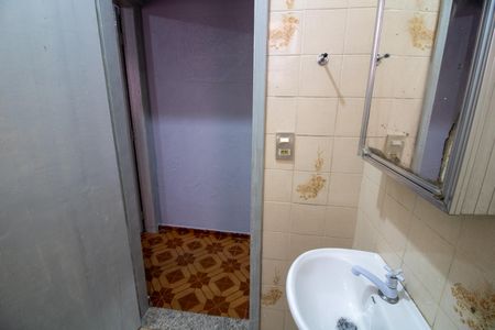 Banheiro de casa para alugar com 1 quarto, 39m² em Vila Ponte Rasa, São Paulo