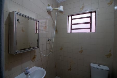 Banheiro de casa para alugar com 1 quarto, 39m² em Vila Ponte Rasa, São Paulo
