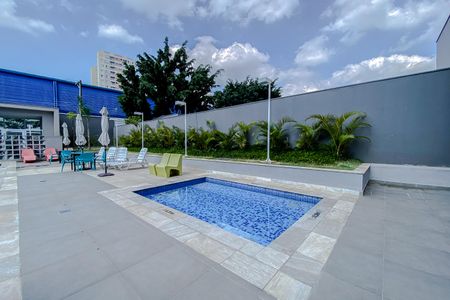 Apartamento à venda com 38m², 2 quartos e sem vagaÁrea comum - Piscina