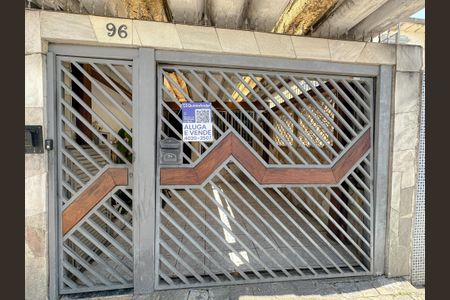 Casa para alugar com 110m², 3 quartos e 1 vagaFachada