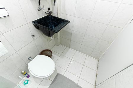 Banheiro de apartamento para alugar com 1 quarto, 48m² em Barra Funda, São Paulo