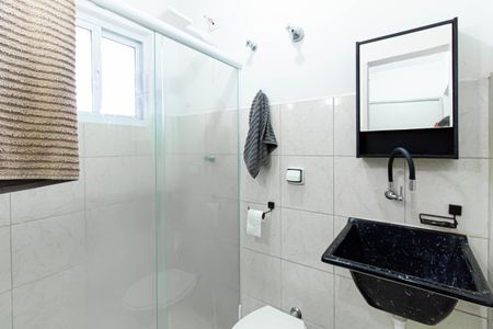 Banheiro de apartamento para alugar com 1 quarto, 48m² em Barra Funda, São Paulo