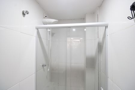 Banheiro de kitnet/studio para alugar com 1 quarto, 28m² em Freguesia (jacarepaguá), Rio de Janeiro