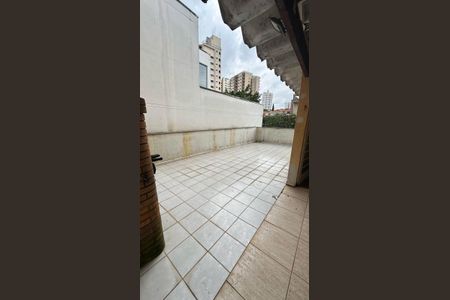 Casa para alugar com 3 quartos, 220m² em Vila Graciosa, São Paulo