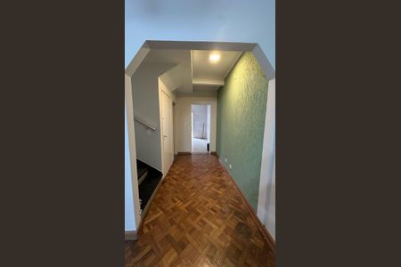 Casa para alugar com 3 quartos, 220m² em Vila Graciosa, São Paulo